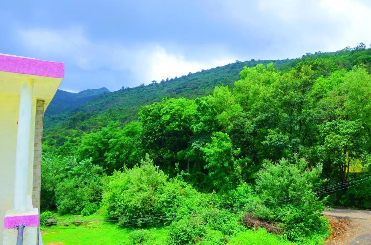 A2Zroomz Aarya Villa 4 Bhk Lonavala Exteriér fotografie